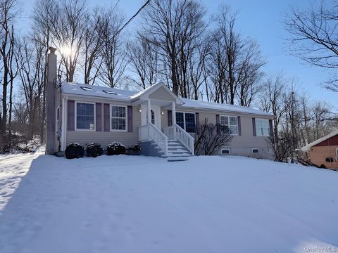 3 Glade Road Poughkeepsie NY 12601