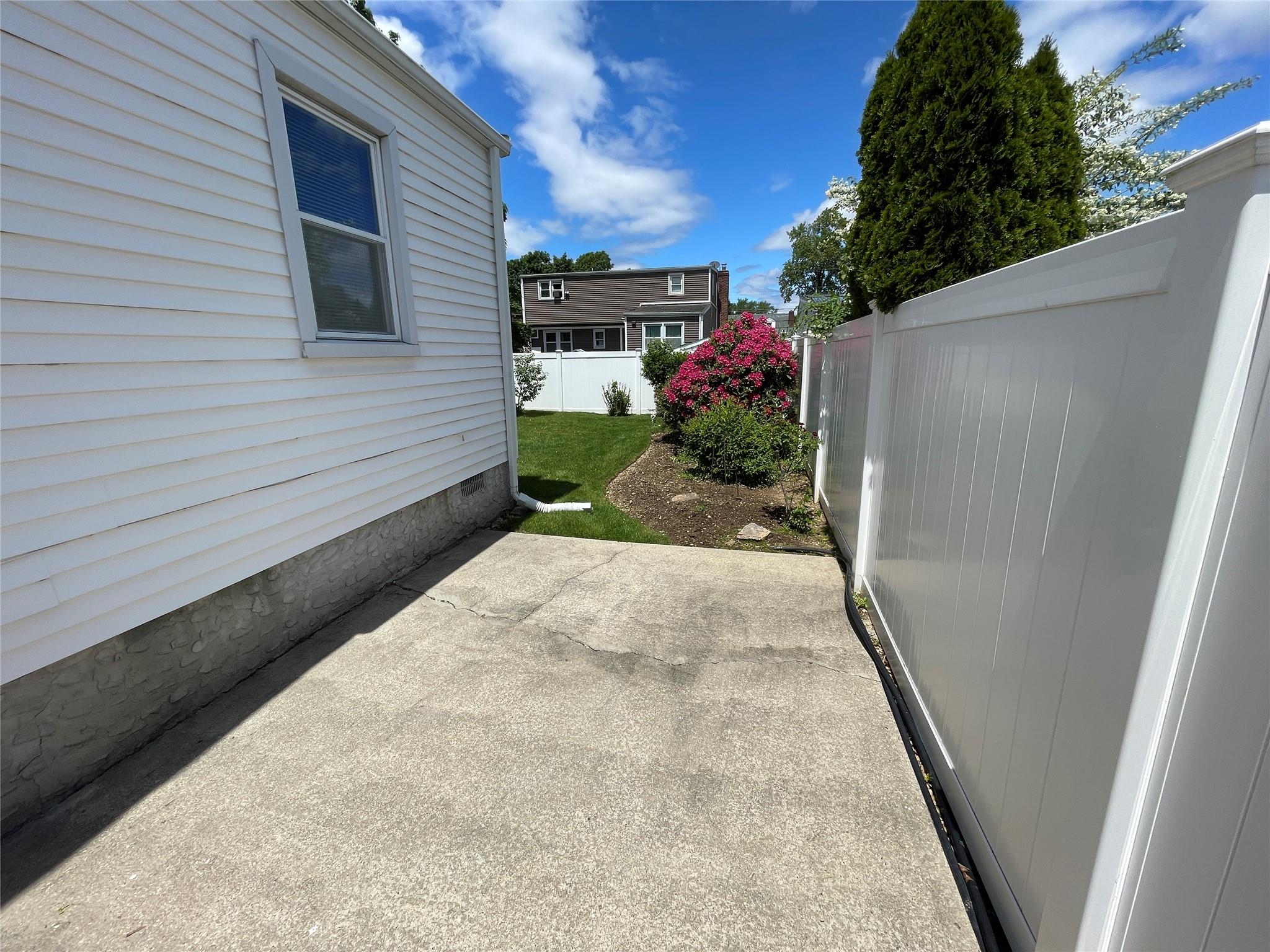 2495 5th Avenue, East Meadow, New York image 35