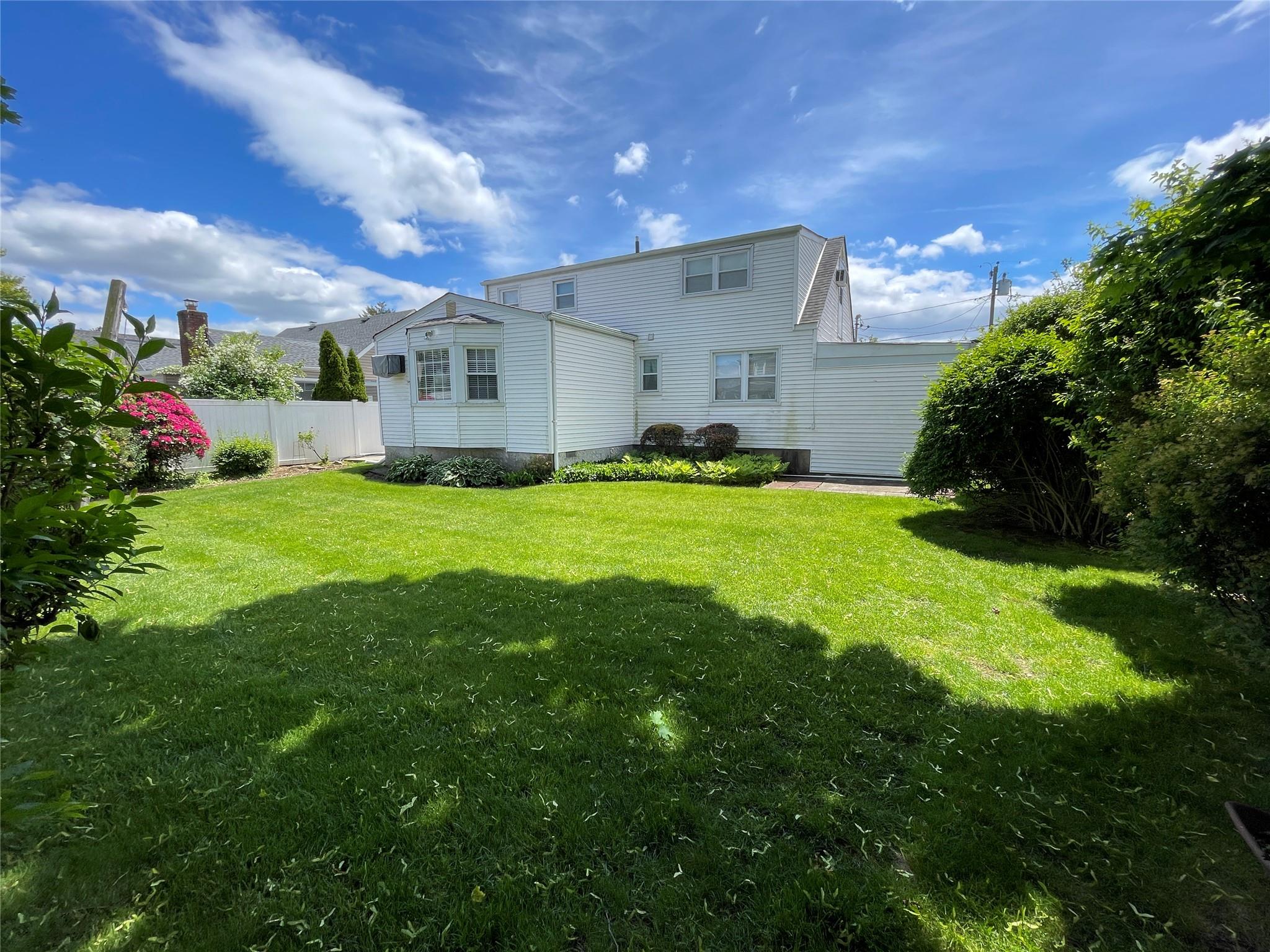 2495 5th Avenue, East Meadow, New York image 36