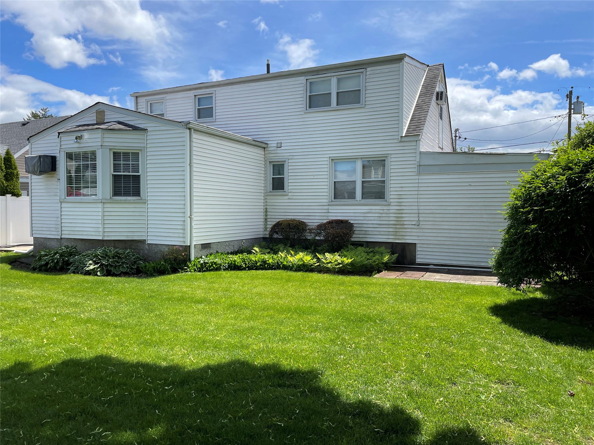 2495 5th Avenue, East Meadow, New York image 14