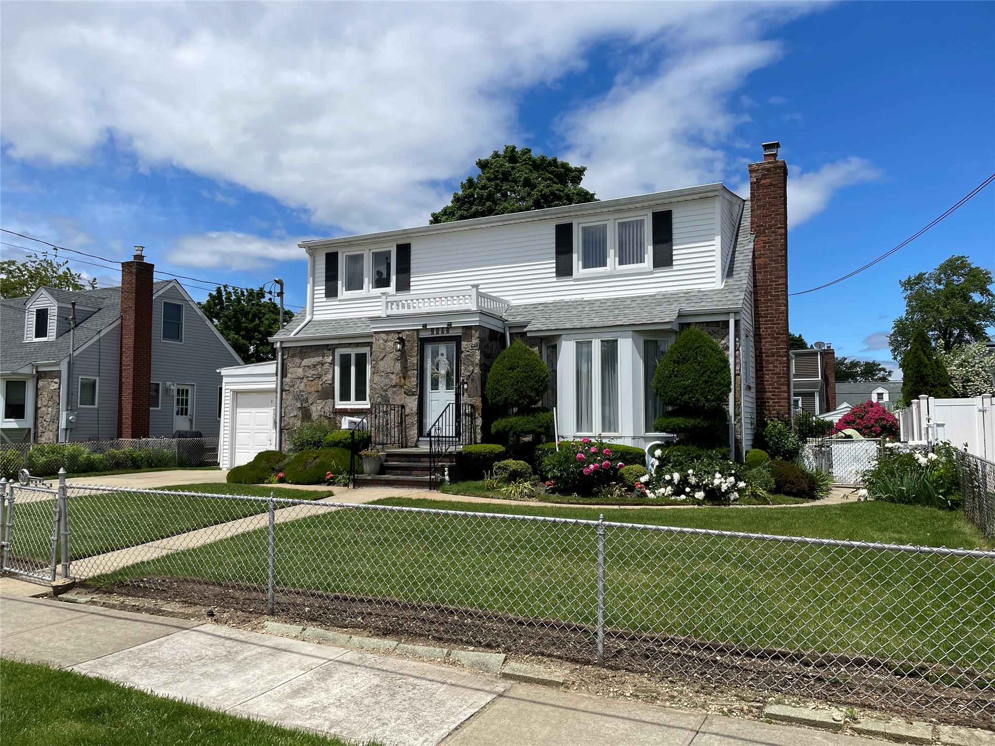 2495 5th Avenue, East Meadow, New York image 15