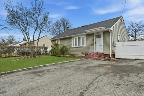 135 Cumberbach Street Wyandanch NY 11798