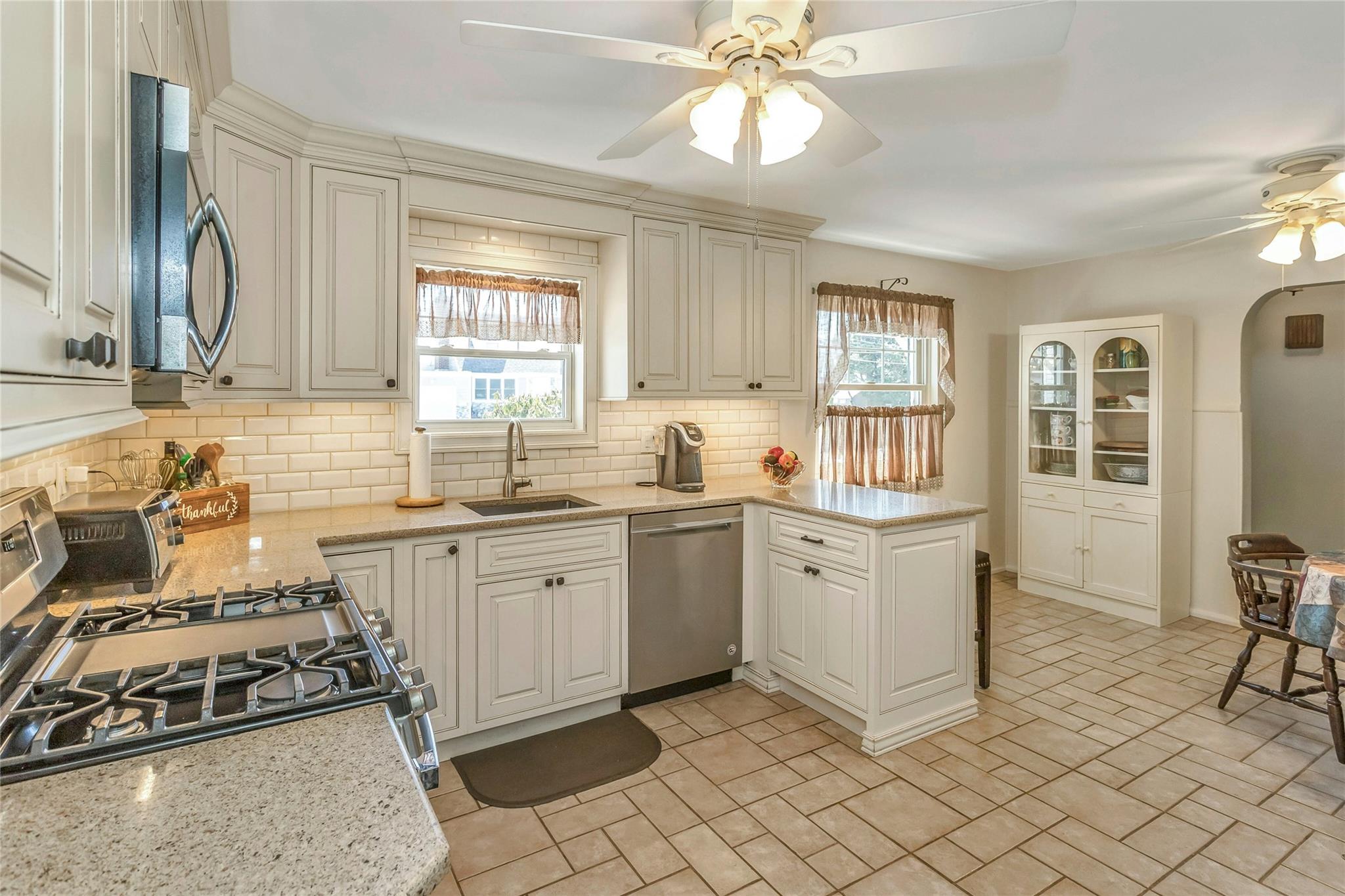 6 Barclay Drive, Coram, New York image 9