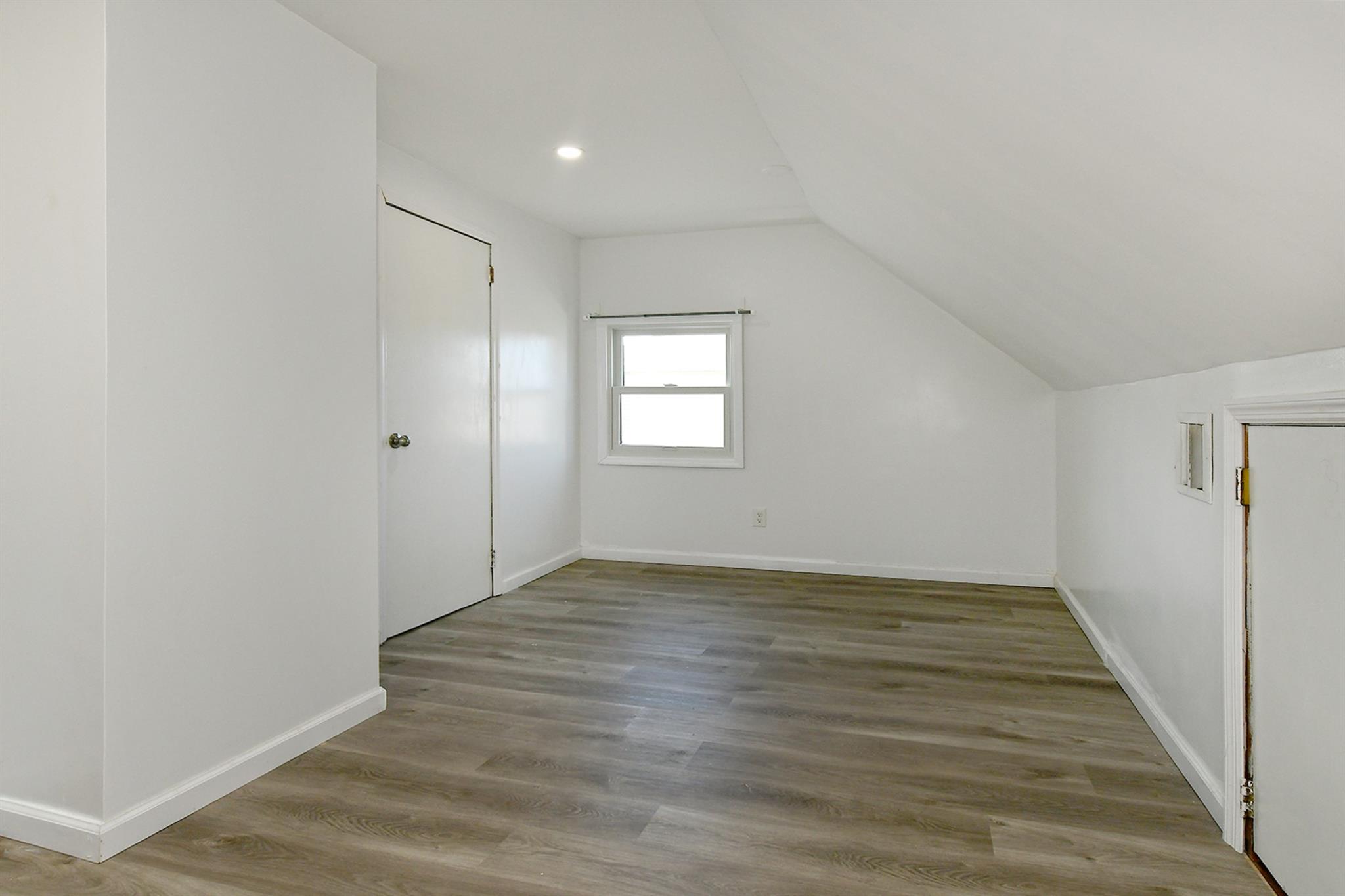 26 Sky Lane, Levittown, New York image 21