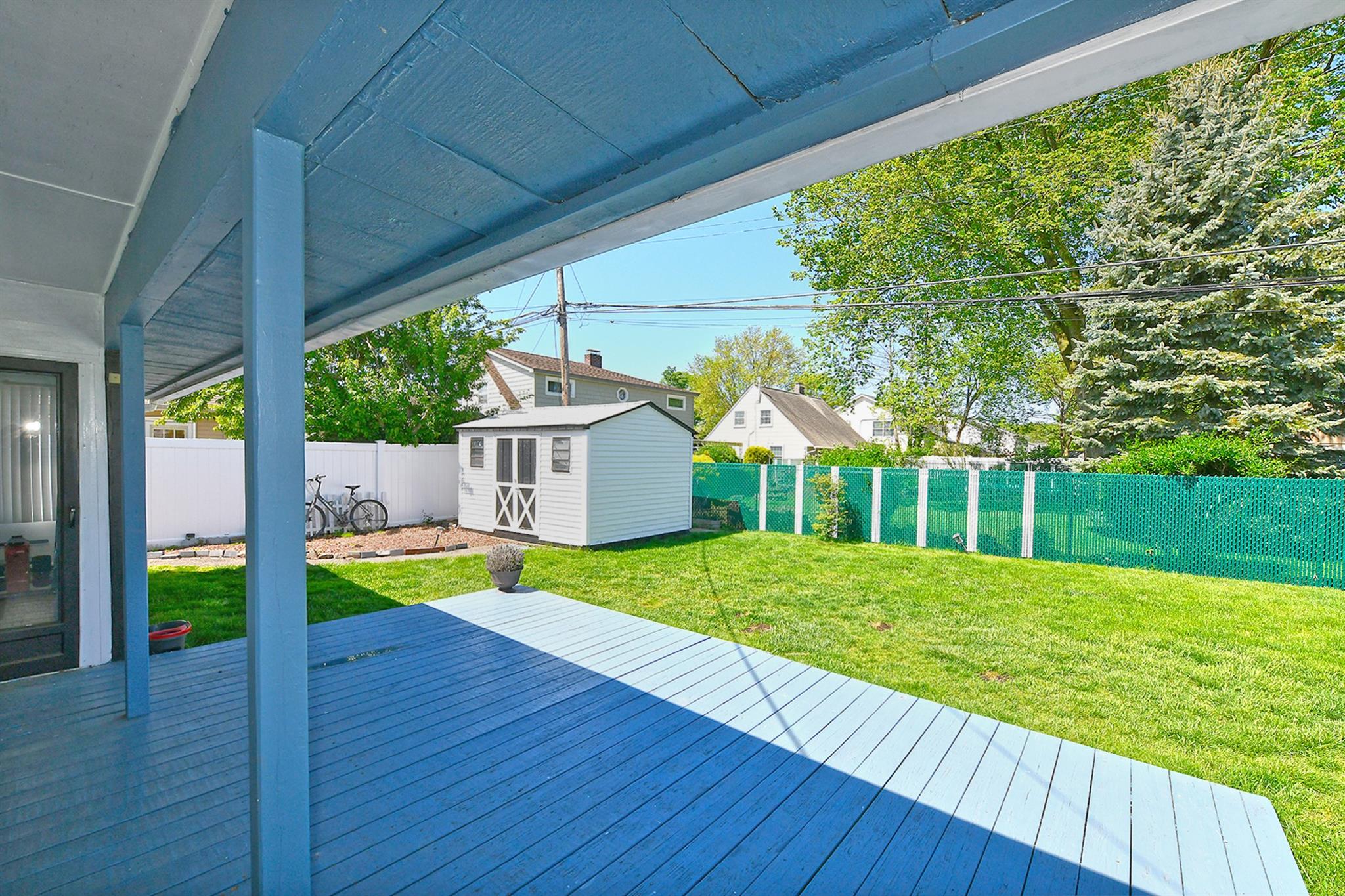 26 Sky Lane, Levittown, New York image 25
