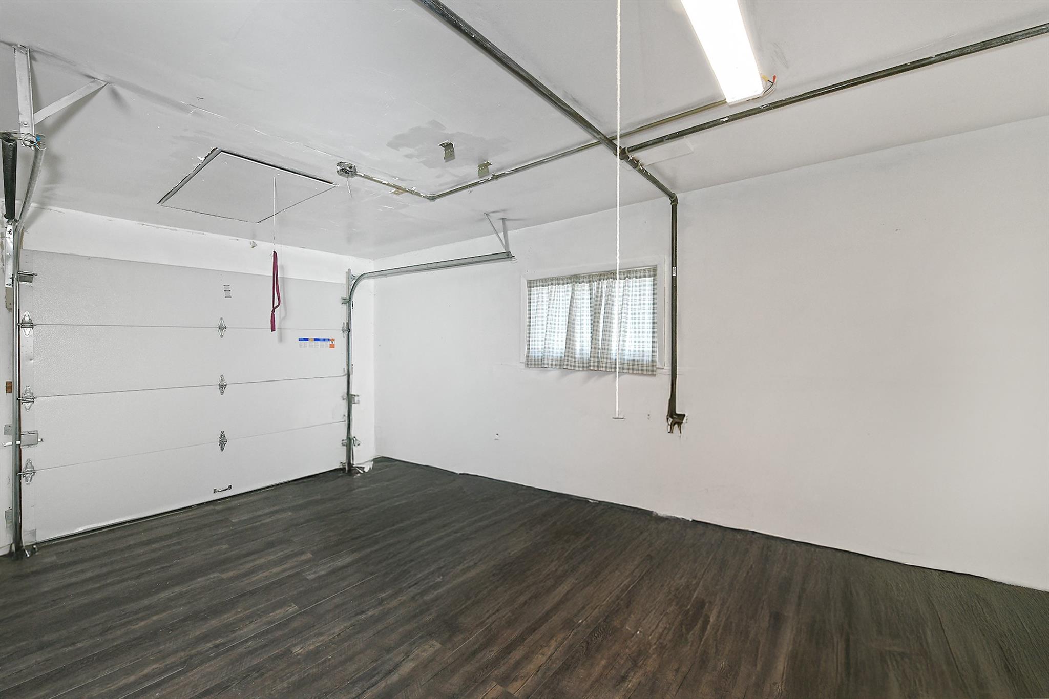 26 Sky Lane, Levittown, New York image 24