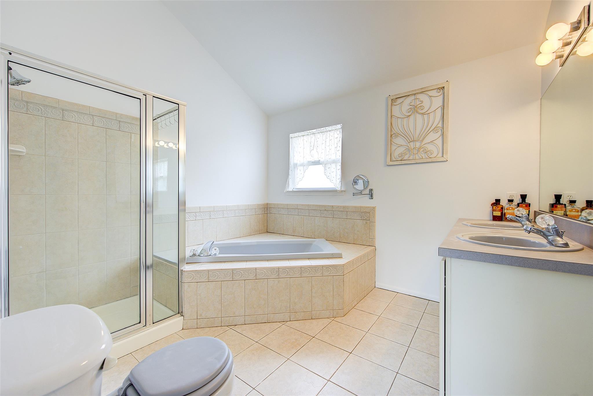 1 Richard Drive, Medford, New York image 13