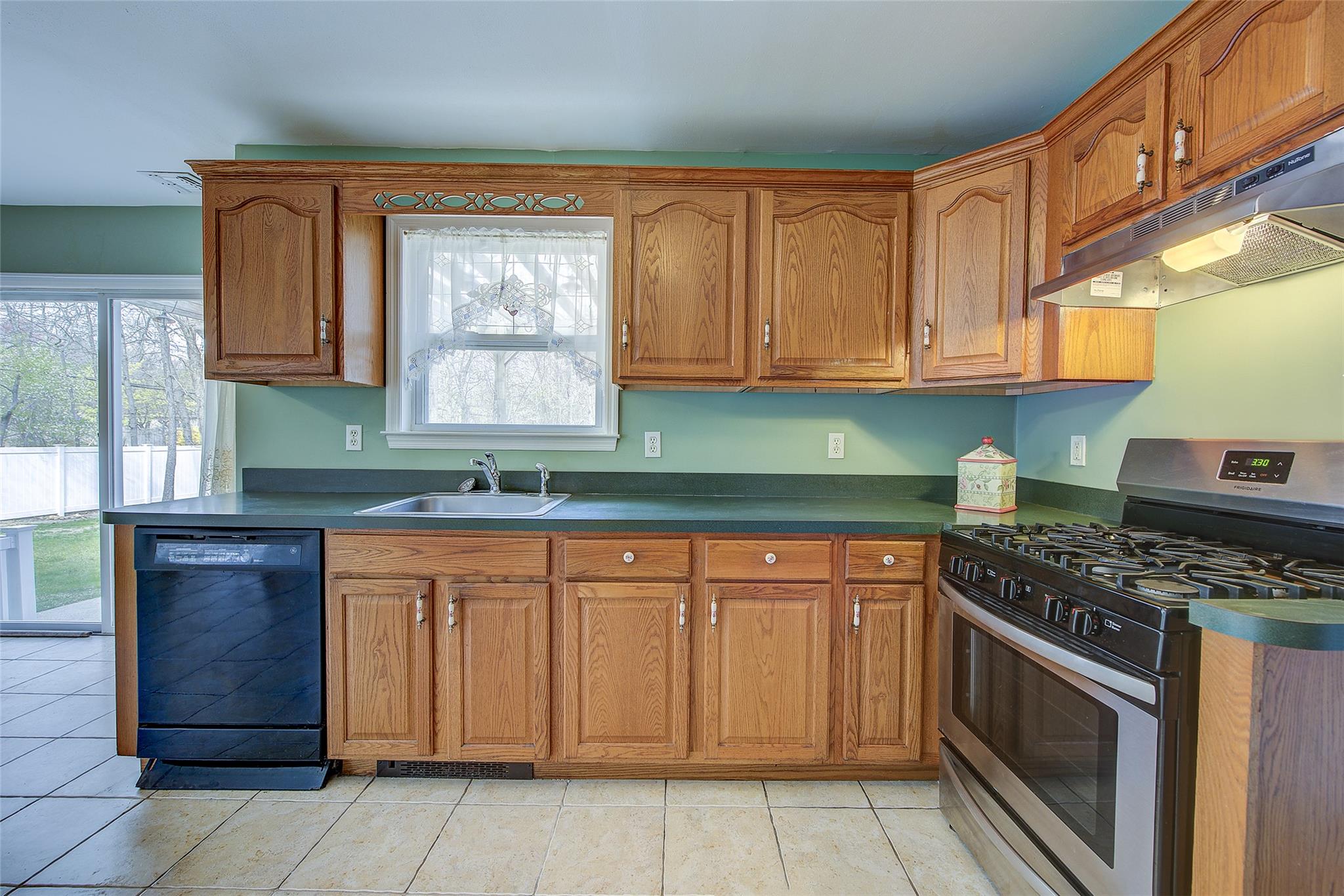 1 Richard Drive, Medford, New York image 11