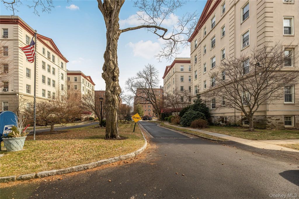 Photo of 4 Park Lane Mount Vernon Avenue #4H, Mount Vernon, NY 10552 (MLS # 955281)