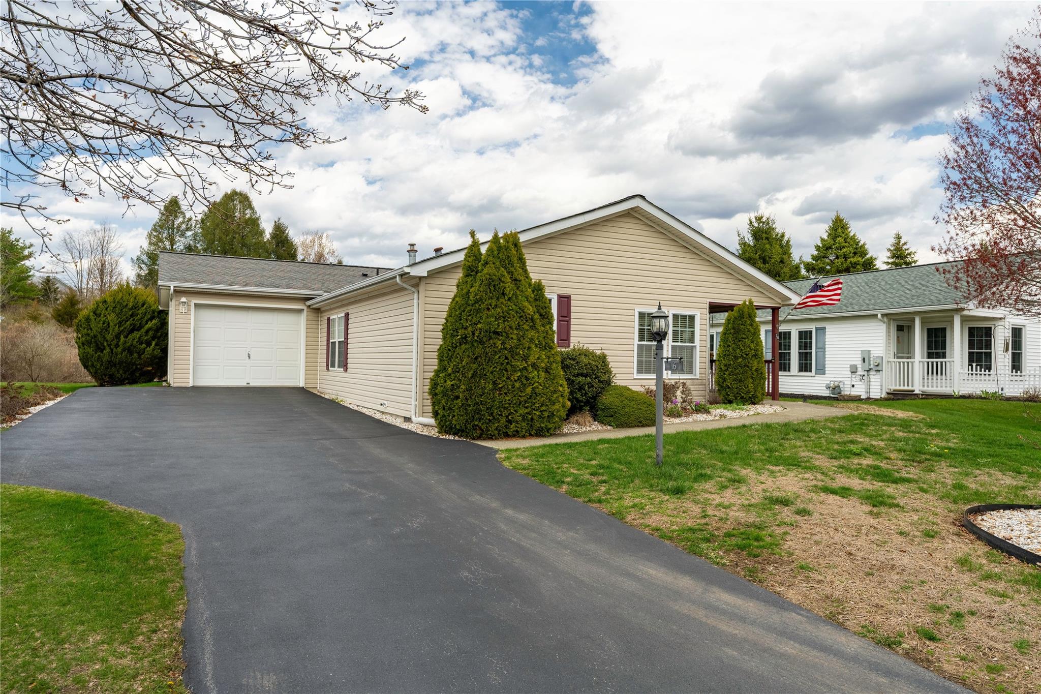 16 Vero Drive, Poughkeepsie, New York image 1
