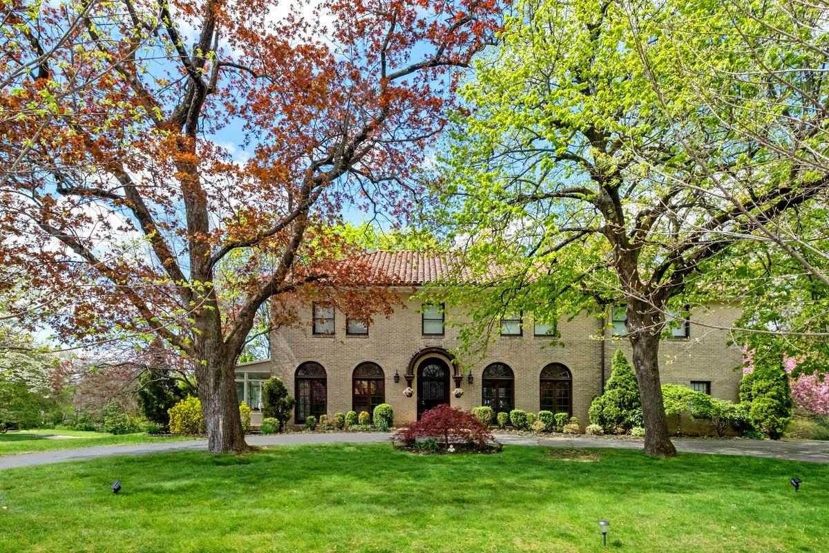 12 Longvue Avenue, New Rochelle, New York image 1