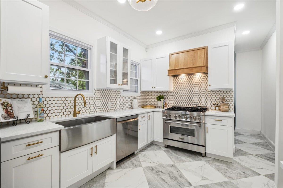 12 Longvue Avenue, New Rochelle, New York image 8