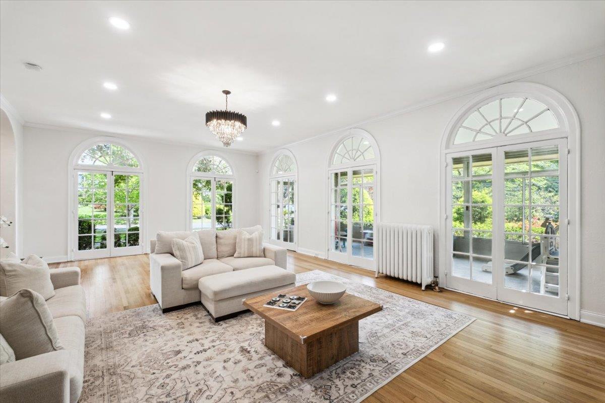 12 Longvue Avenue, New Rochelle, New York image 3