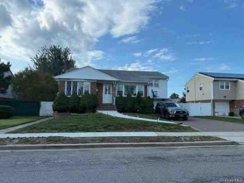 101 Hillary Lane, Westbury, NY 11590 - MLS#: 916903