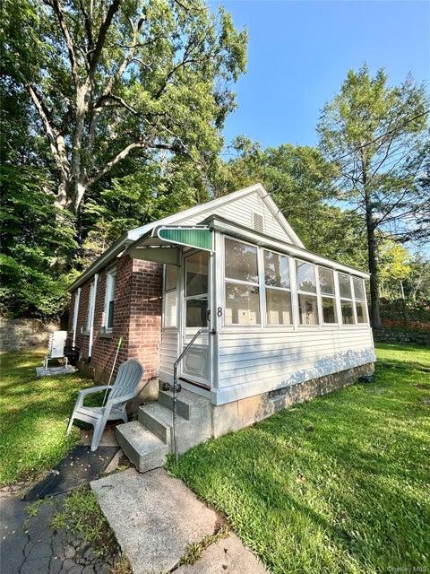 Homes For Rent - 747 Route 9w #COTTAGE 8<br/> Valley Cottage, NY 10989