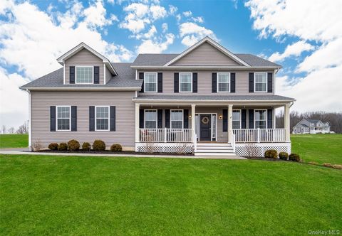 Homes For Sale - 64 Fox Hill Run<br/> Rock Tavern, NY 12575