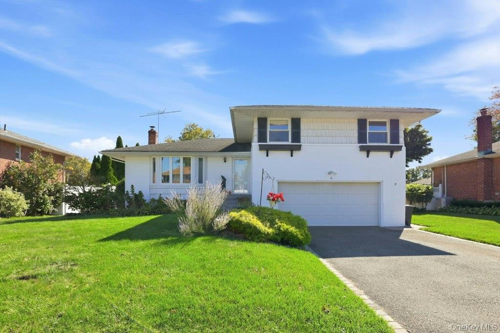 Photo of 16 Radnor Road, Plainview, NY 11803 (MLS # 1060143)