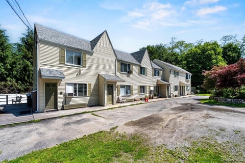 Apartment For Rent - 1860 E Main Street #E<br/> Westchester County, Mohegan Lake, NY 10547