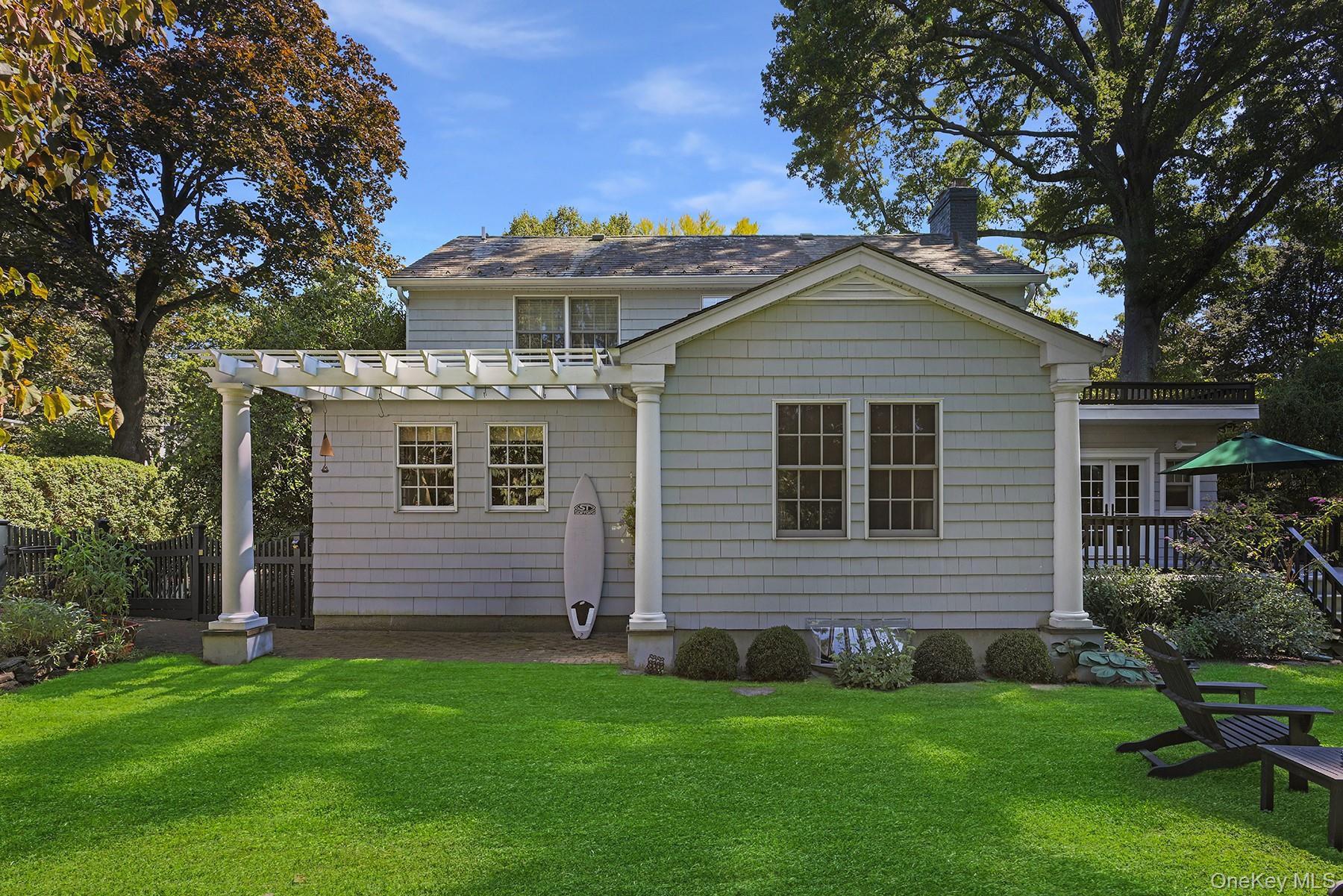 7 Reid Avenue