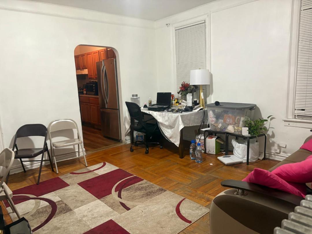 661 E 228th Street, Bronx, Florida image 5