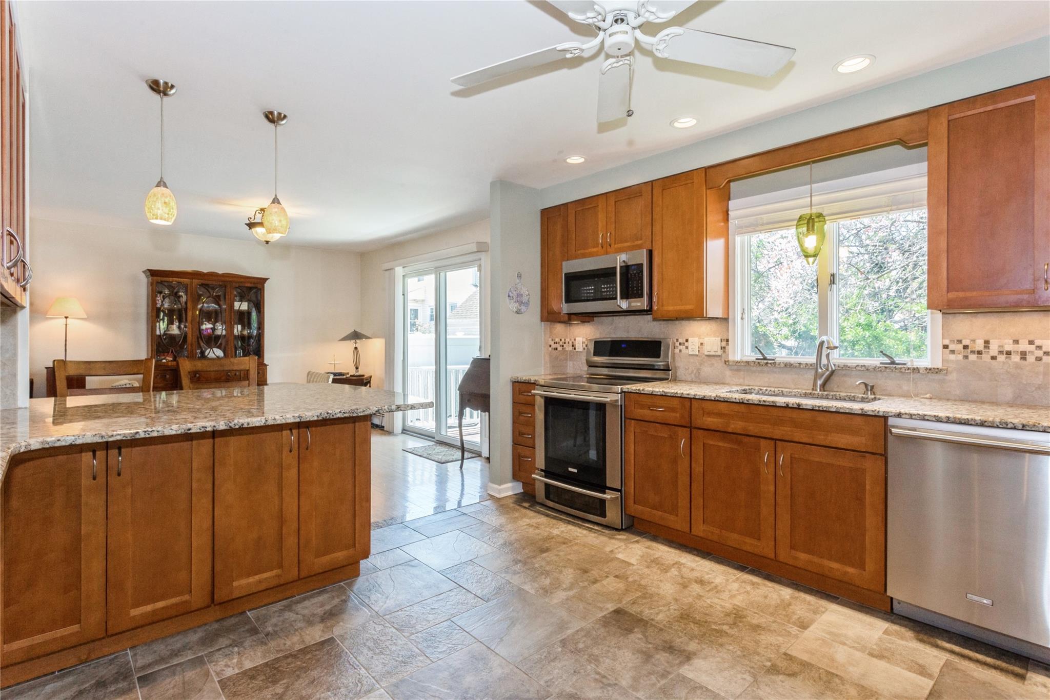 1 Cedar Road, Malverne, New York image 12