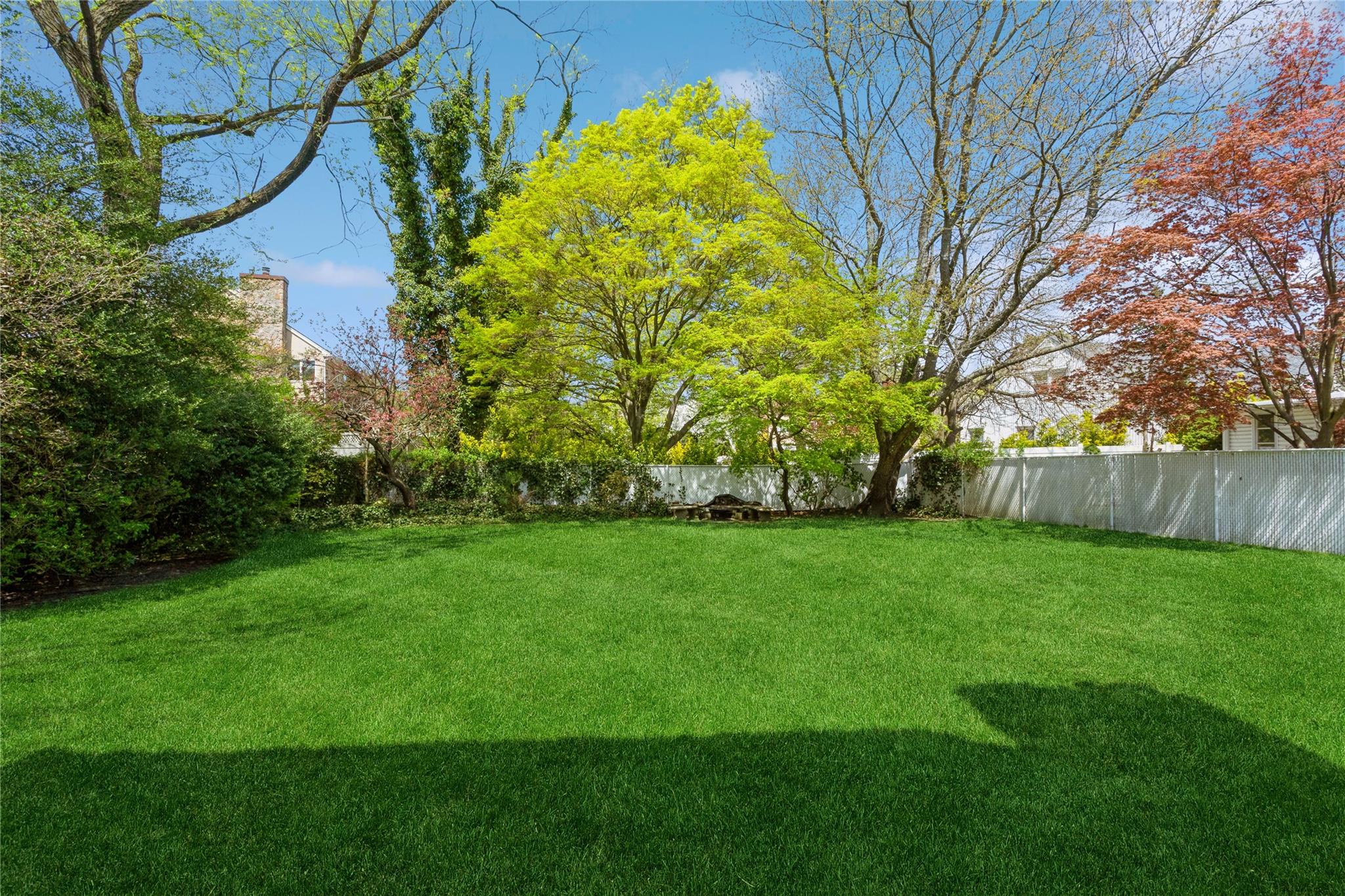 1 Cedar Road, Malverne, New York image 40