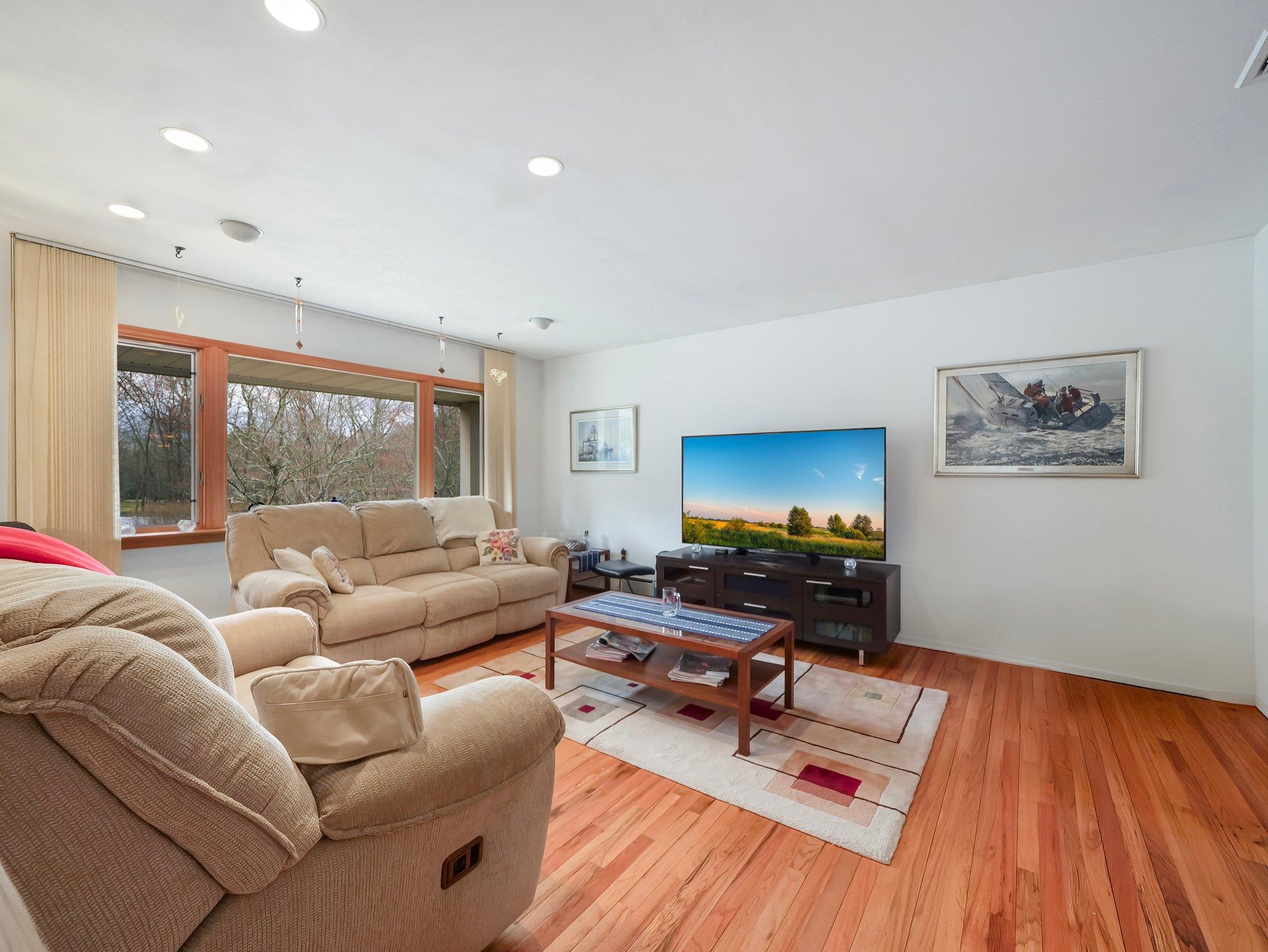 44 Haller Crescent, Spring Valley, New York image 4