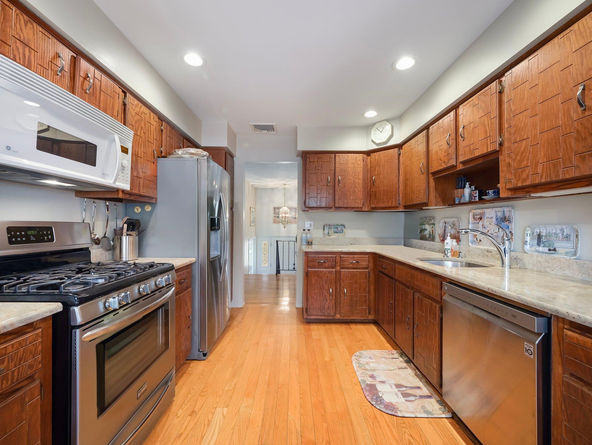 44 Haller Crescent, Spring Valley, New York image 7