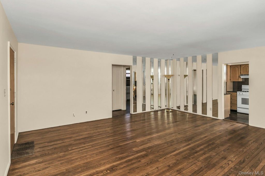 Photo of 21-47 Utopia Parkway #2, Whitestone, NY 11357 (MLS # 944319)