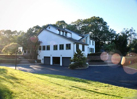 Photo of 10 Cedarfield Terrace, Saint James, NY 11780 (MLS # 908477)