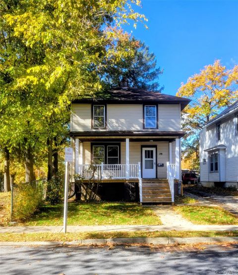 Photo of 29 Lewis Avenue, Poughkeepsie, NY 12603 (MLS # 929836)