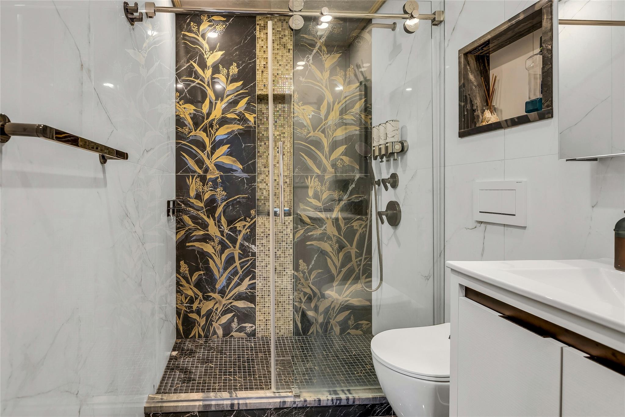 37 Carldon Lane, Hauppauge, New York image 22