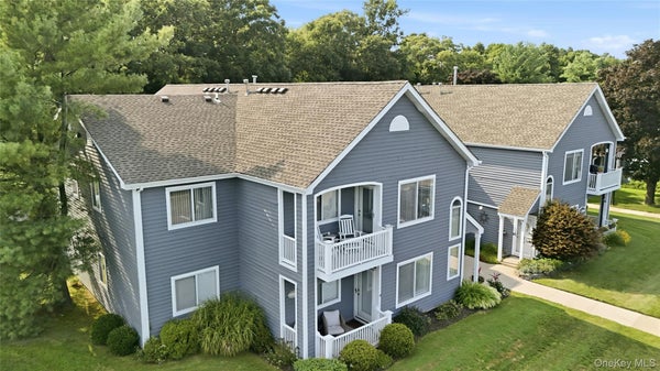 874 BIRCHWOOD PARK DR, MIDDLE ISLAND, NY 11953 - Image c1bc0ddd17d3cbdc3cb2b7bcab732ff4/1064956217