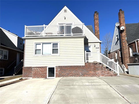 Apartment For Rent - 249 E Broadway<br/> Nassau County, Long Beach, NY 11561