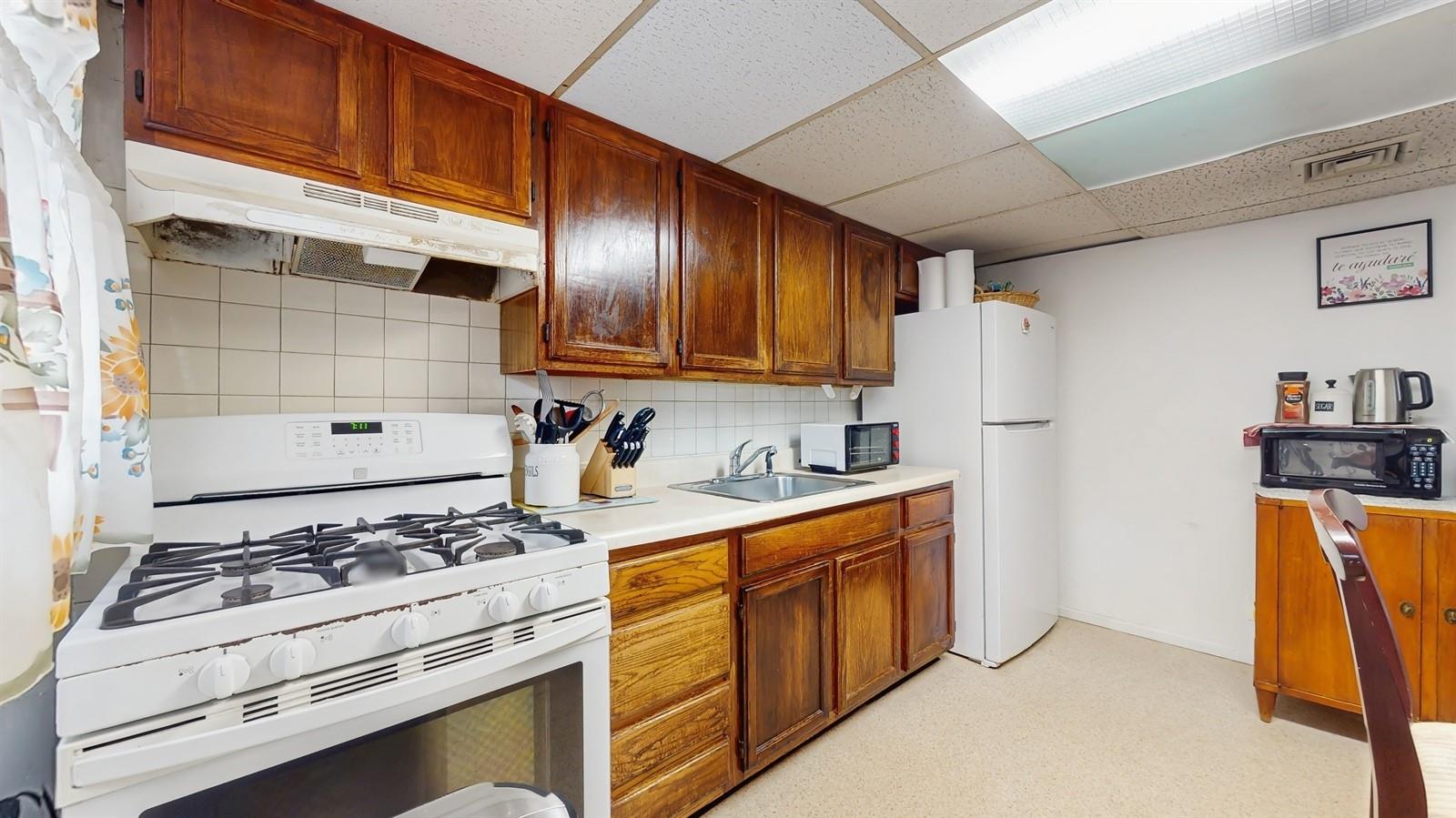 64 Shady Lane, Huntington, New York image 27