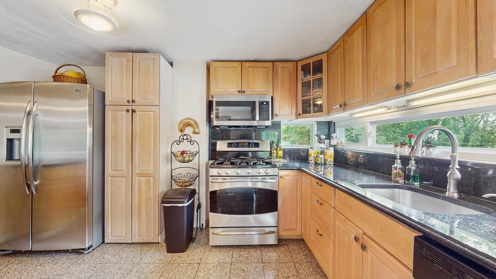 64 Shady Lane, Huntington, New York image 13