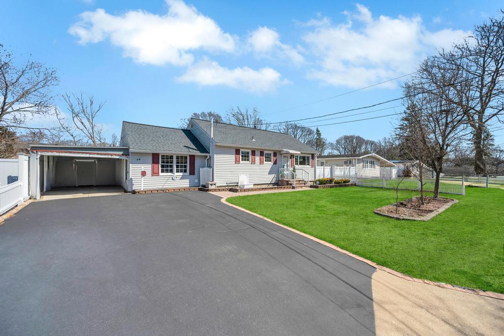 34 Morning Drive, Centereach, New York image 1