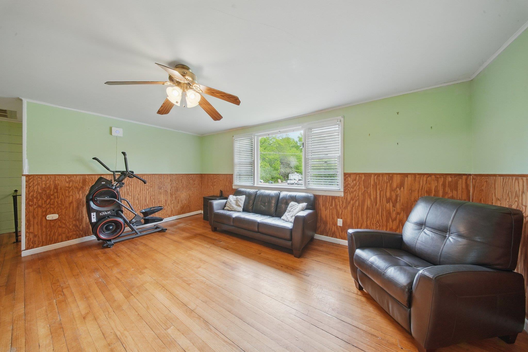 109 Long Lane