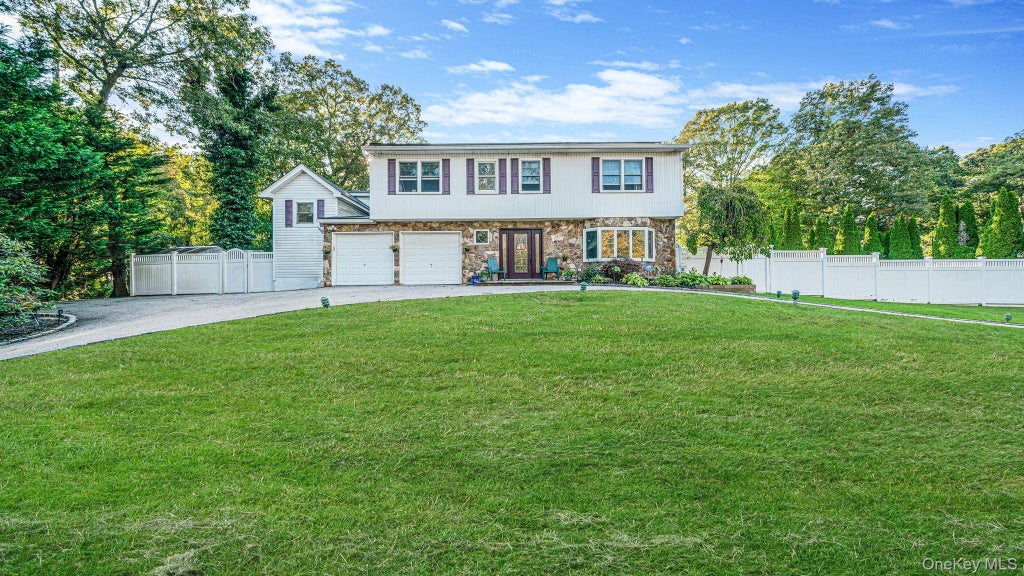 Photo of 2 Alfred Lane, Kings Park, NY 11754 (MLS # 1065555)