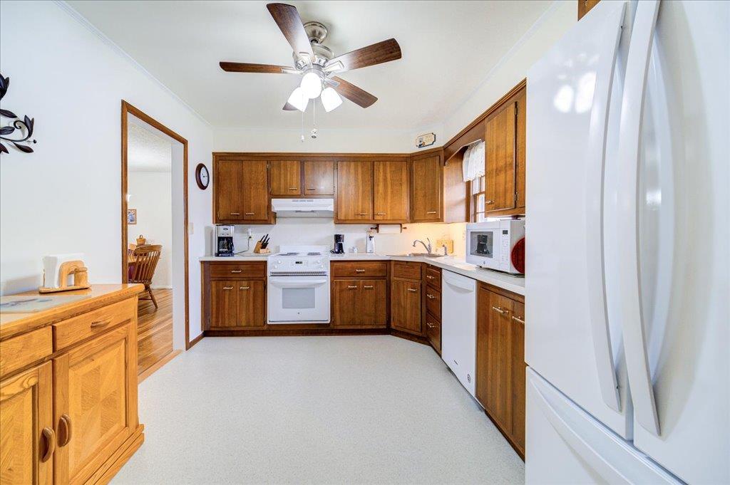24 Heath Road, Fishkill, New York image 5