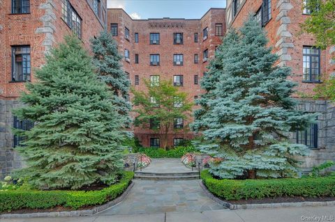 Homes For Sale - 45 Pondfield Road #4C<br/> Bronxville, NY 10708