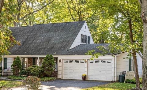 Photo of 22 Bucknell Lane, Stony Brook, NY 11790 (MLS # 968841)