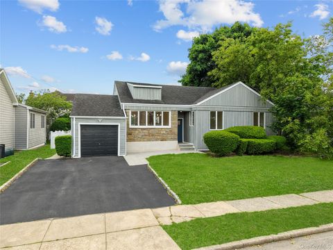 Homes For Sale - 31 Cail Drive<br/> East Rockaway, NY 11518