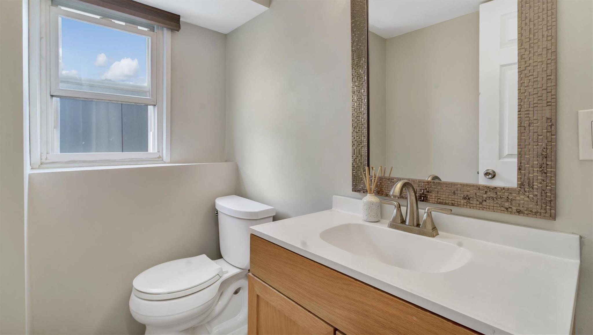 270 Lincoln Avenue, Island Park, New York image 16