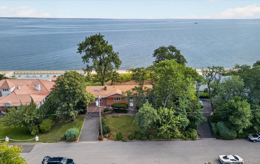 Photo of 23 Eastland Drive, Glen Cove, NY 11542 (MLS # 1035548)