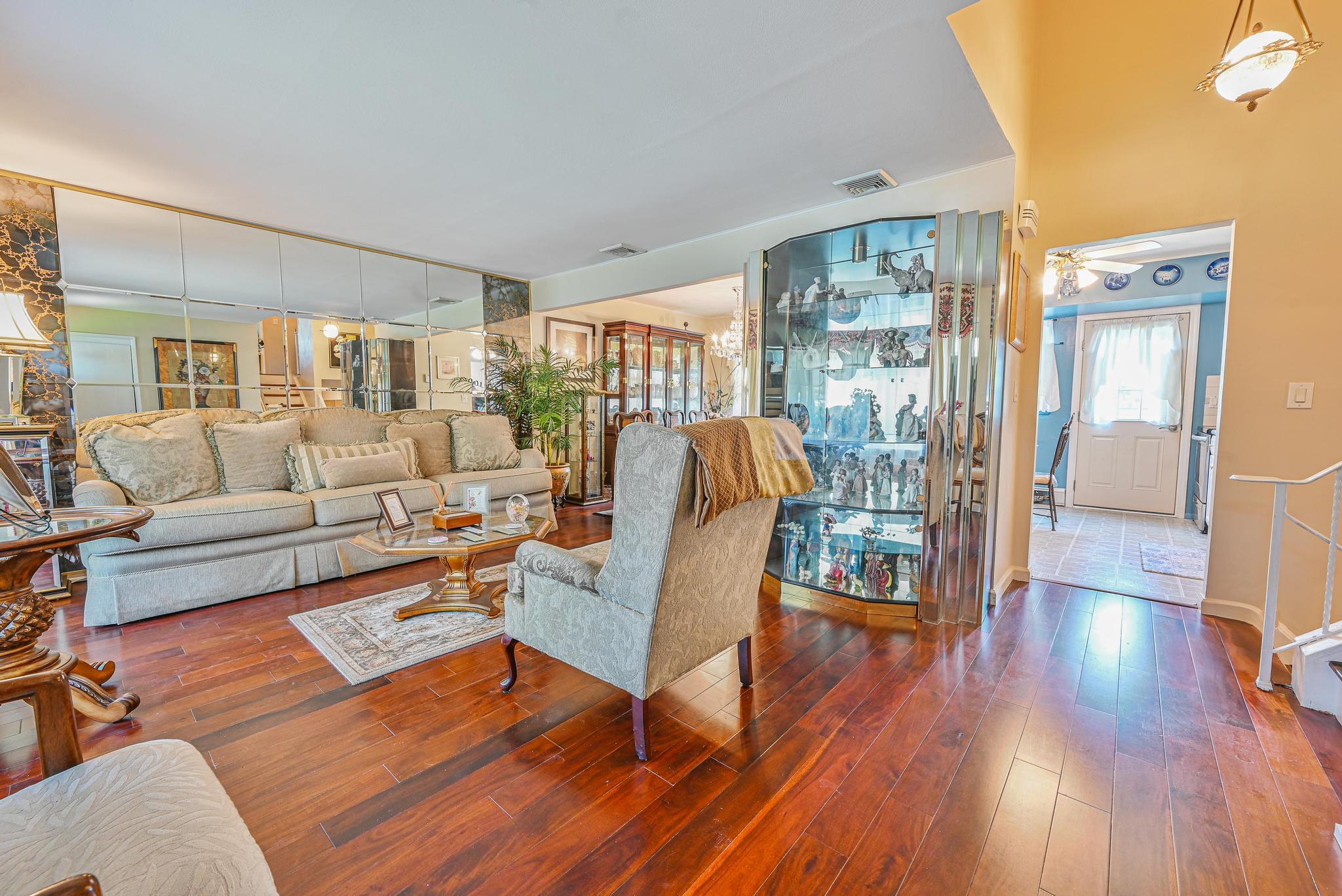 652 Shady Street, Hempstead, New York image 5