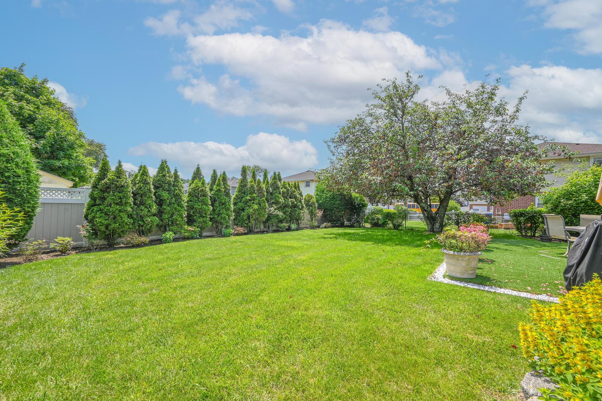 652 Shady Street, Hempstead, New York image 18