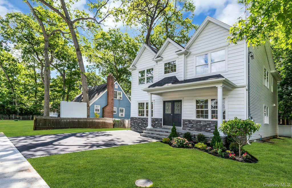 Photo of 36 Michigan Avenue, Massapequa, NY 11758 (MLS # 1033192)