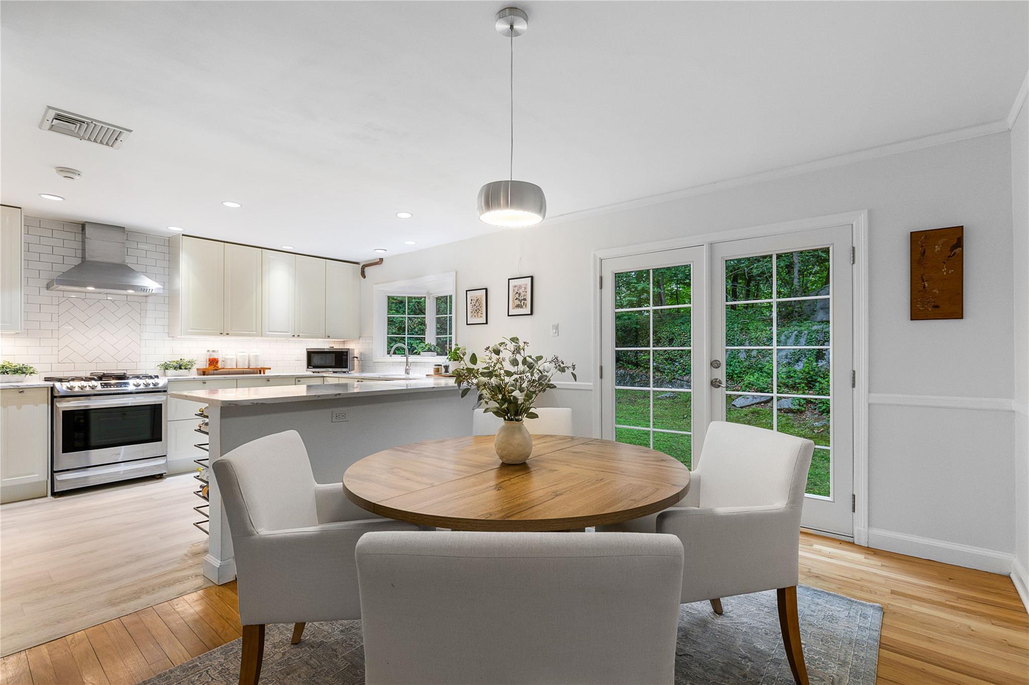 39 Larchwood Road, Larchmont, New York image 5