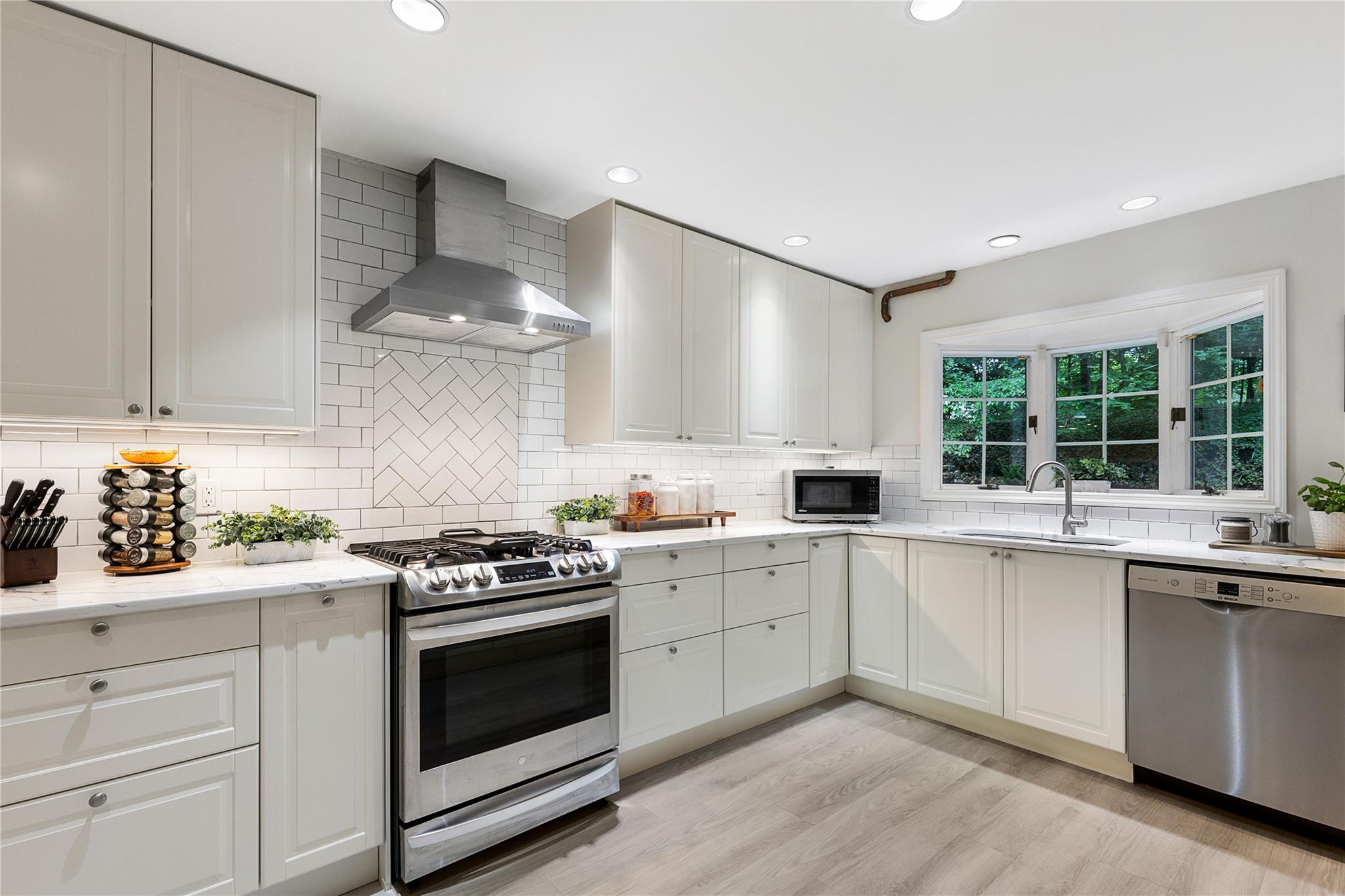 39 Larchwood Road, Larchmont, New York image 8